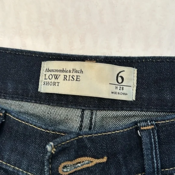 dark blue like new jean shorts - Picture 3 of 5